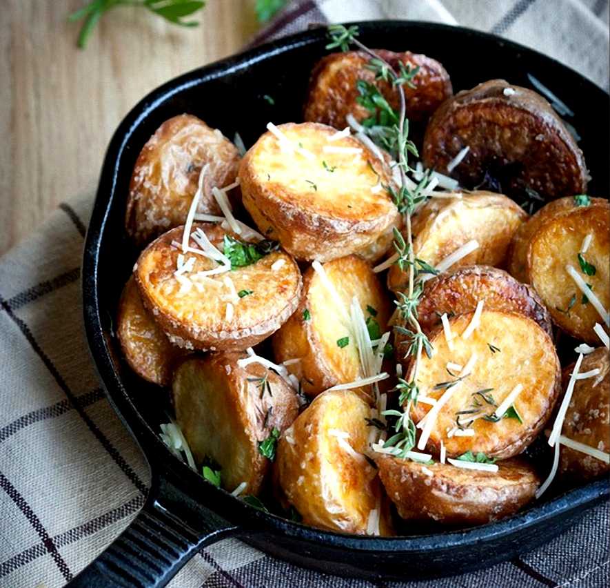 Картошка, запеченная в фольге в духовке - 8 пошаговых рецептов приготовления с фото