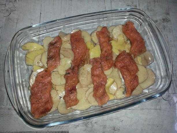 Рецепт горбуши с картошкой, запеченной в духовке — вкусная идея для ужина