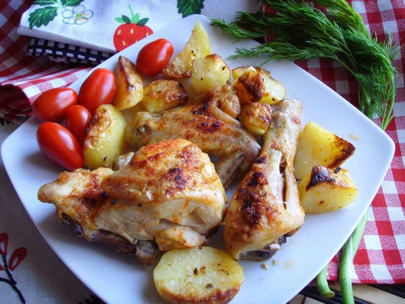 Курица в духовке целиком с картошкой, рецепт с фото — wowcook.net