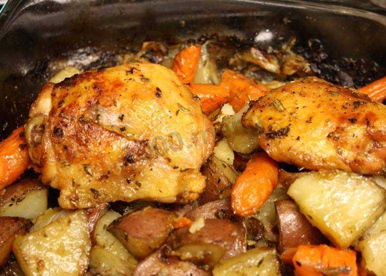 Куриные бедра с картошкой — 8 рецептов, как приготовить вкусно