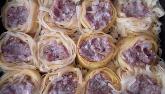 Гнезда с фаршем: рецепты из макарон и спагетти