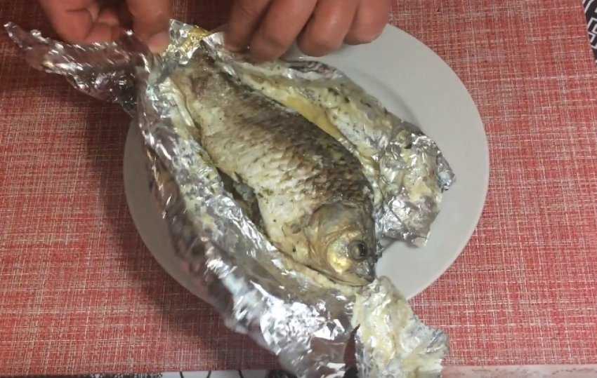 Карась в духовке - рецепты приготовления запеченной вкусной рыбы с фото