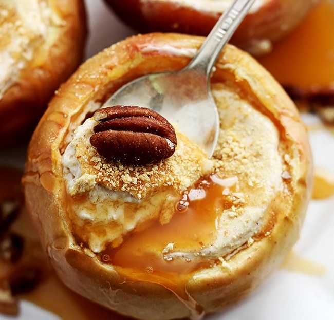 Печеные яблоки: низкокалорийный и очень полезный десерт