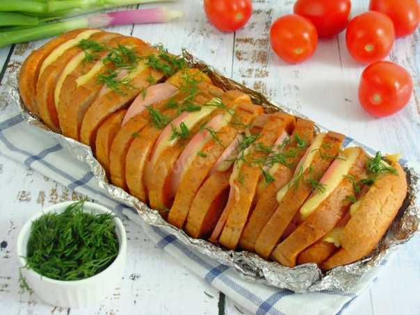 Картофель с сосисками и сыром: готовим замечательное блюдо в духовке