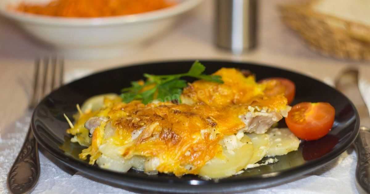 Картошка по-французски: 7 фото рецептов со свининой, говядиной, курицей, с фаршем, грибами, без мяса и без духовки