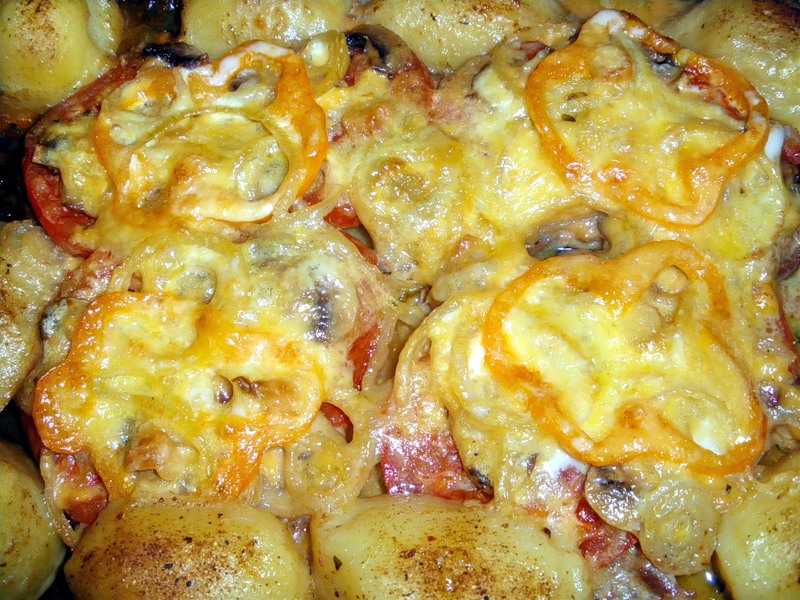 Картошка с мясом и грибами в духовке — пошаговый рецепт с фото