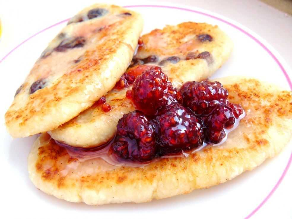 Творожные сырники с изюмом и манкой без муки