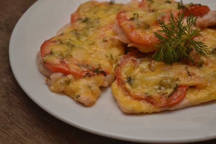 Свинина с помидорами и сыром: 5 фото-рецептов 100% вкусного блюда