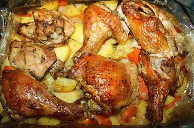 Курица с картошкой в рукаве в духовке — пошаговый рецепт с фото