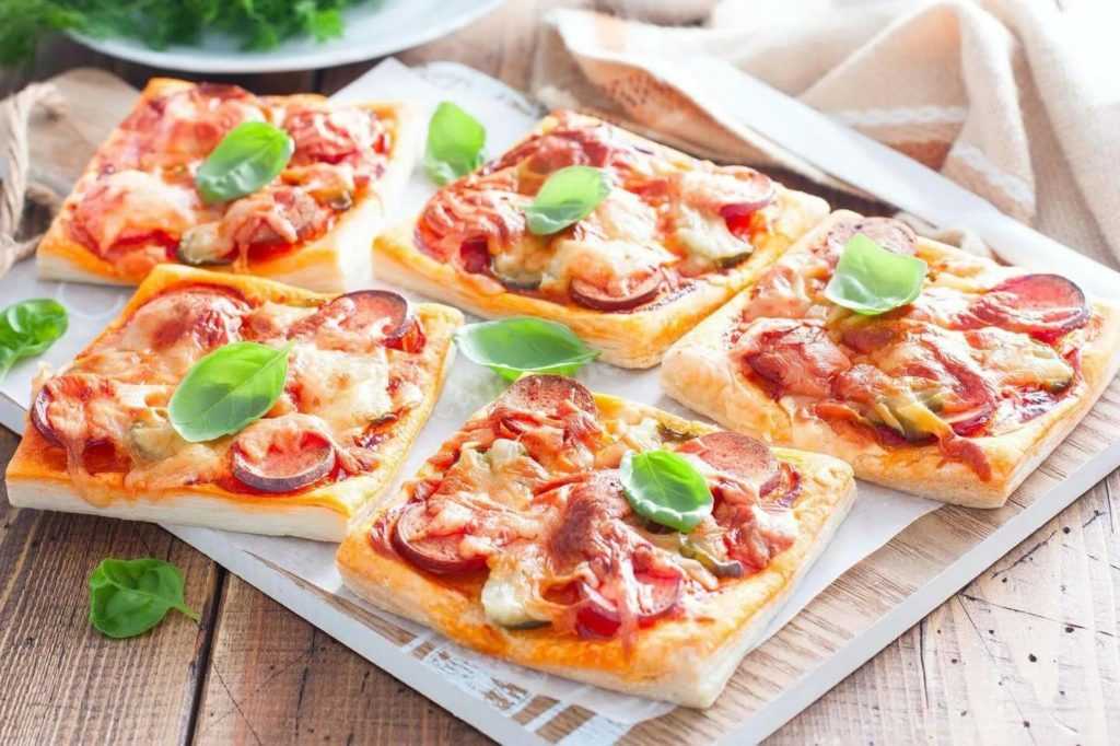 Готовим быстрая и простая слоеная пицца в духовке: поиск по ингредиентам, советы, отзывы, пошаговые фото, подсчет калорий, удобная печать, изменение порций, похожие рецепты