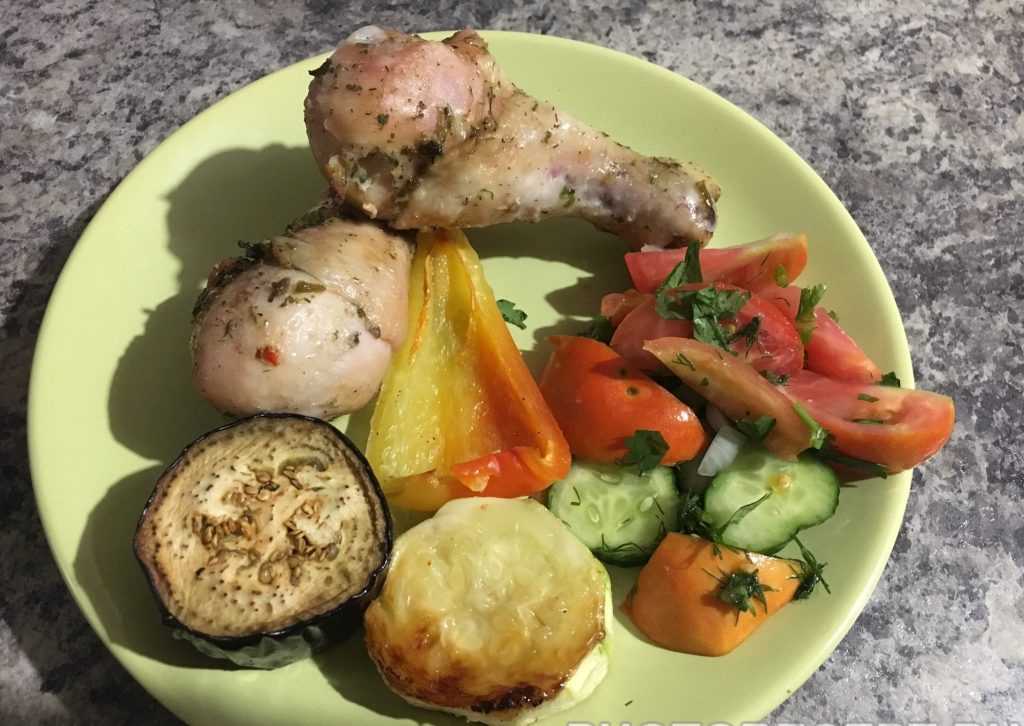 Куриные ножки с картошкой в духовке: самые вкусные фоторецепты