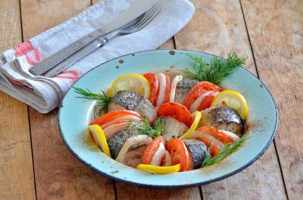 Рыба с овощами запеченная в духовке - рецепты с фото