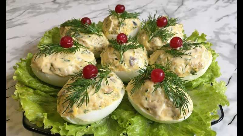 Фаршированные яйца – 10 пошаговых рецептов на праздничный стол