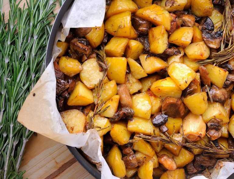 Картофель с грибами и сыром: рецепты приготовления блюд