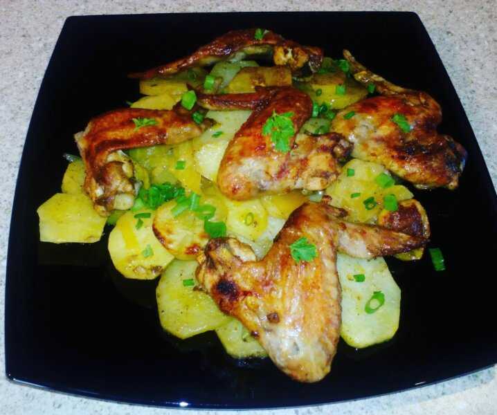 Как приготовить куриные крылышки с картошкой в духовке: поиск по ингредиентам, советы, отзывы, пошаговые фото, подсчет калорий, изменение порций, похожие рецепты
