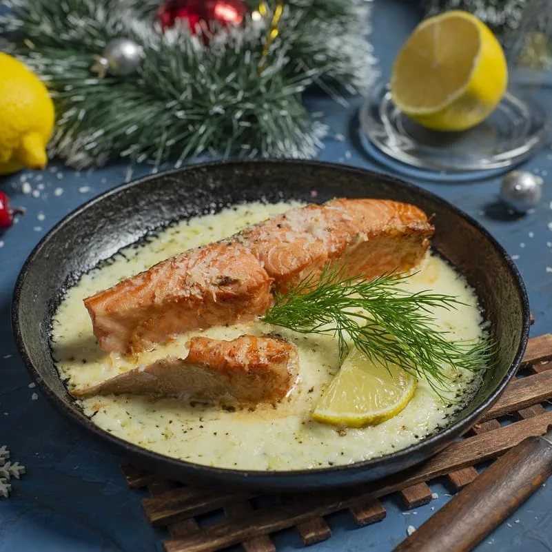 Форель в сливочном соусе (18 фото): рецепты приготовления рыбы в сливках на сковороде и в духовке