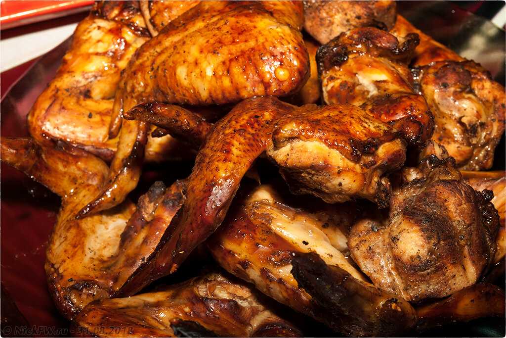 Куриные крылышки с картошкой в духовке - арсенал интересных блюд к любому случаю: рецепт с фото