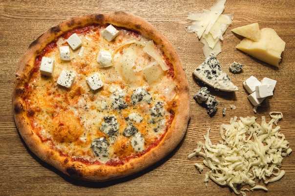 Сырная пицца в домашних условиях: 5 вариантов приготовления