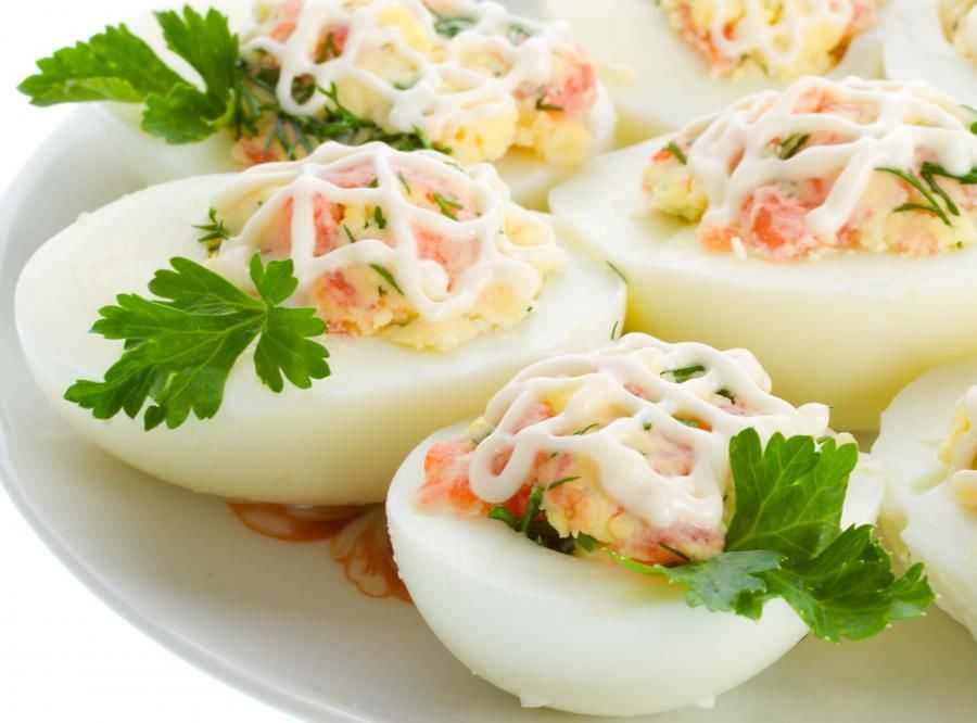 Закуска яйца фаршированные зеленью с твердым сыром рецепт с фото пошагово - 1000.menu