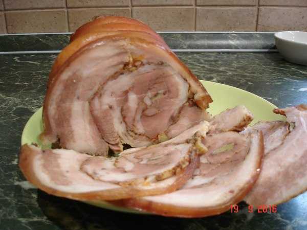Свиной рулет в фольге запеченный в духовке рецепт с фото пошагово - 1000.menu