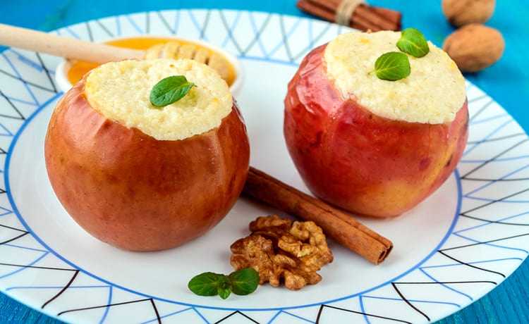Запеченные яблоки с медом в духовке с сухофруктами и корицей рецепт с фото пошагово - 1000.menu