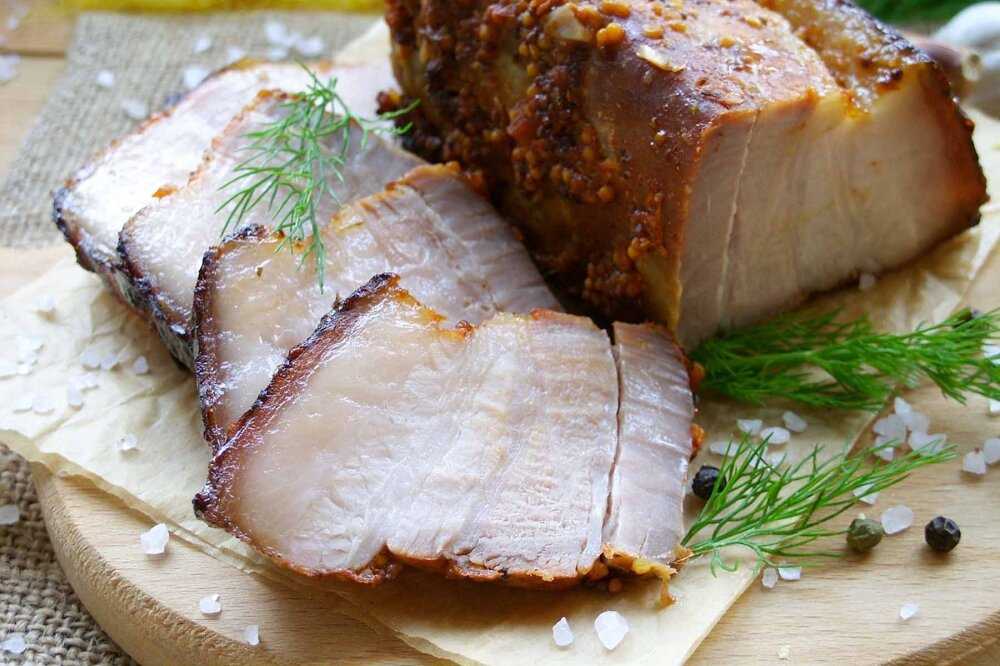 Свиная грудинка в духовке - 10 вкусных рецептов запекания