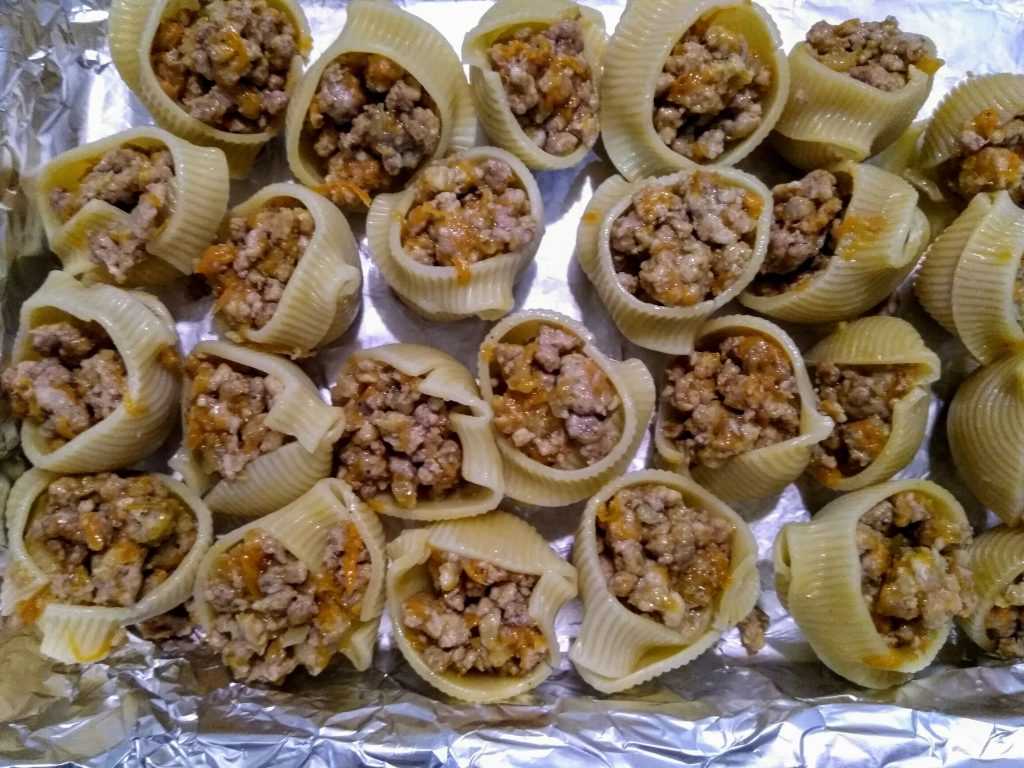 Фаршированные макароны ракушки с фаршем в духовке и на сковороде - 25 пошаговых фото