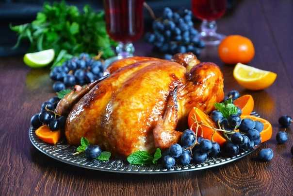 Домашняя курица в духовке целиком — пошаговый рецепт с фото