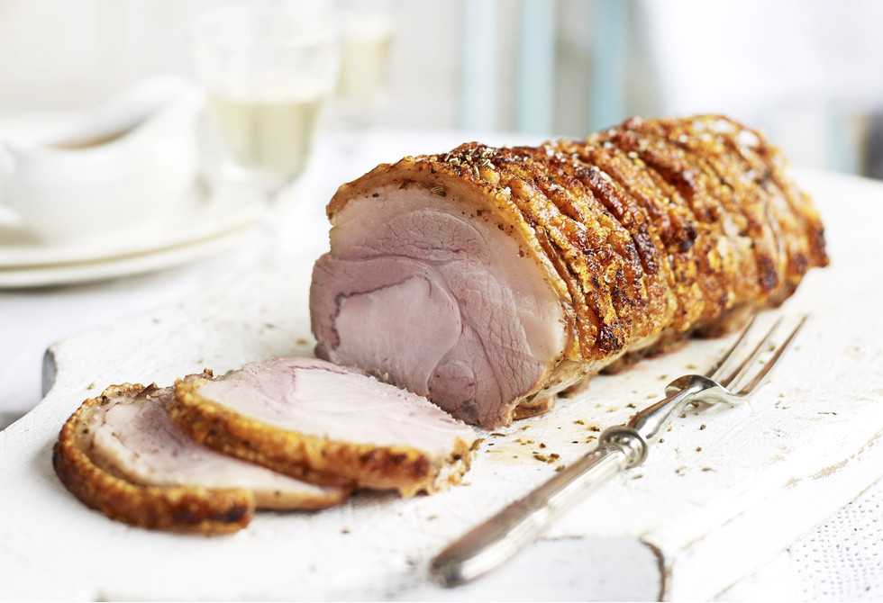 Корейка свиная в духовке (на кости, в рукаве): пошаговые рецепты с фото для легкого приготовления