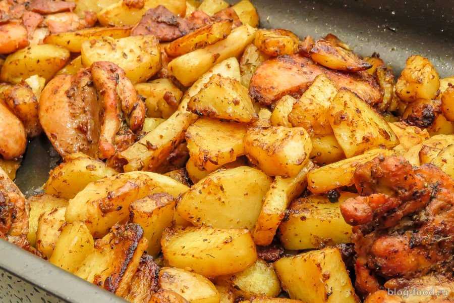 Курица с картошкой в духовке в рукаве — 6  самых вкусных рецептов