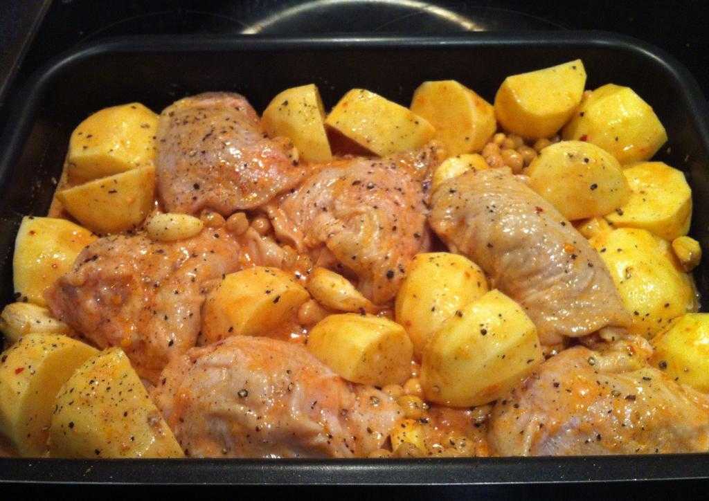 Курица фаршированная картошкой в духовке в рукаве рецепт с фото пошагово - 1000.menu