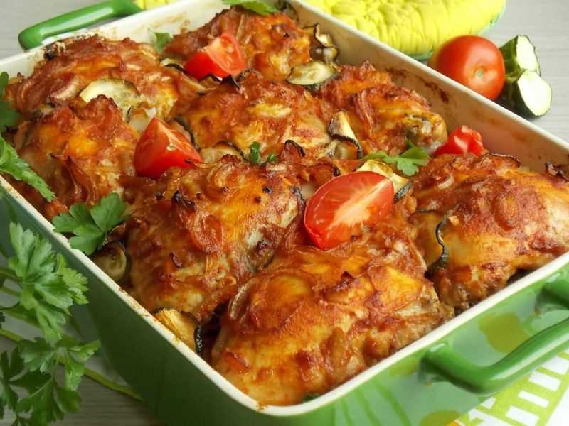 Рис с овощами и курицей в духовке