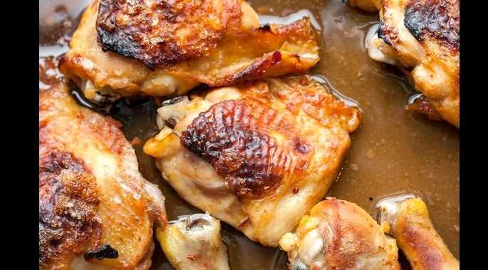 Куриные бедра в духовке: 10 лучших рецептов с фото