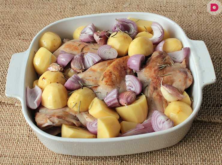 Как приготовить кролика на новый год 2020 в духовке целиком: рецепты с фото, с картошкой