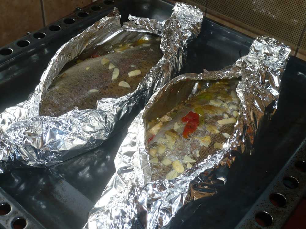 Как приготовить рыбу целиком в духовке в фольге : поиск по ингредиентам, советы, отзывы, пошаговые фото, подсчет калорий, изменение порций, похожие рецепты
