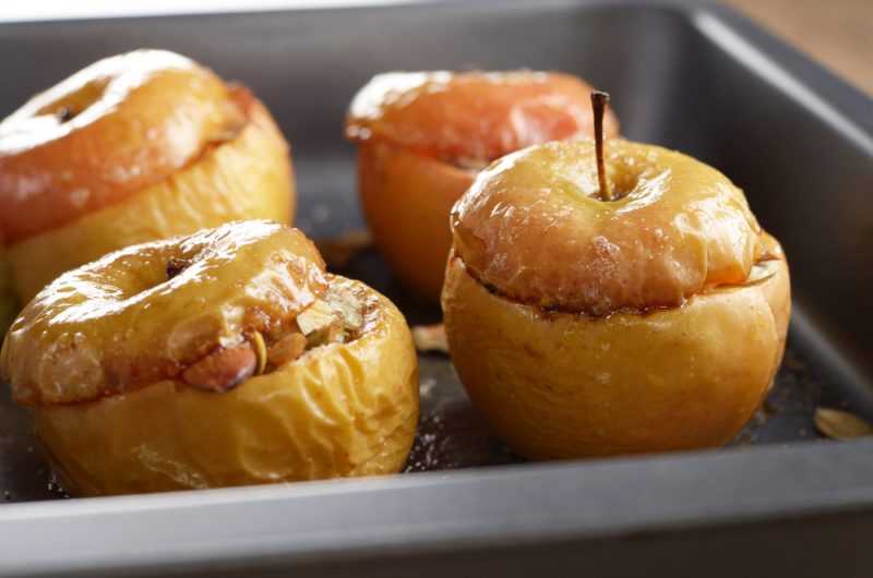 Запеченные яблоки с творогом в духовке — 7 лучших рецептов, советы и рекомендации
