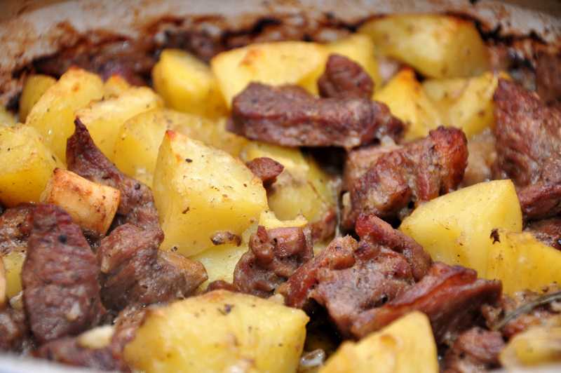 Рецепт: картофель, тушеный со свининой — в духовке. тушеная картошка с мясом в духовке тушить картошку с мясом в духовке рецепт