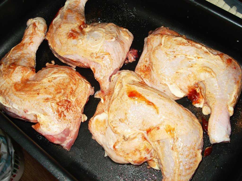 Калорийность куриные окорочка запеченные в духовке. химический состав и пищевая ценность.