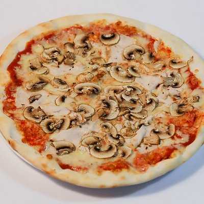 Пицца с курицей и грибами – 7 вкусных рецептов приготовления