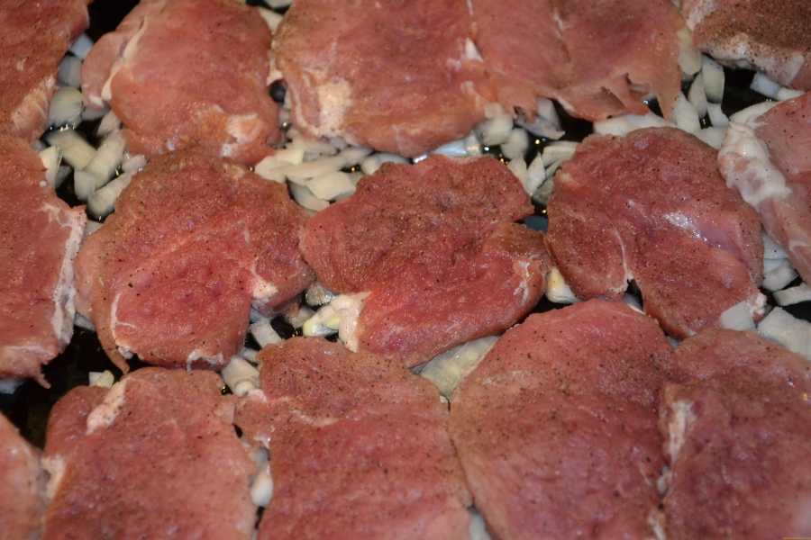 Свиные отбивные в духовке — как приготовить отбивные в духовке мягкими и сочными