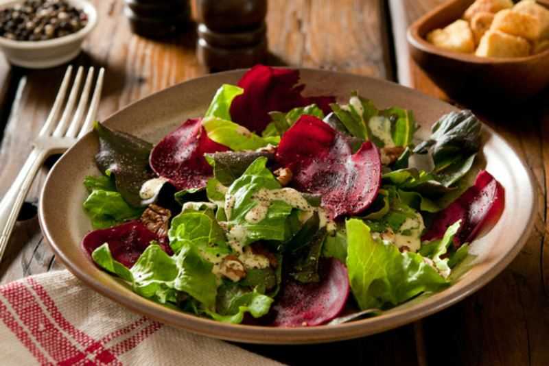 Салат с запеченной свеклой и сыром - 44 рецепта: салаты | foodini