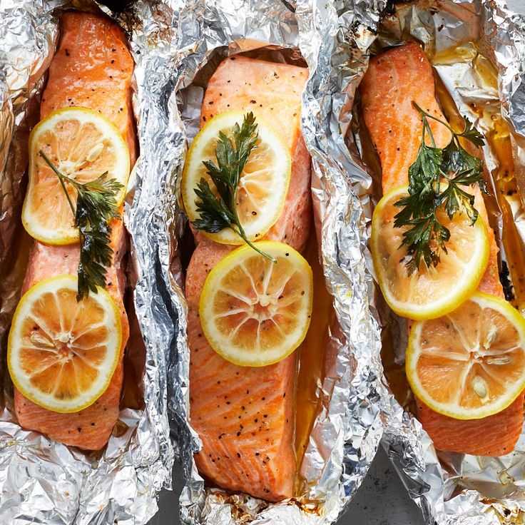 Красная рыба в фольге в духовке – деликатес! рецепты красной рыбы в фольге в духовке с картошкой, томатом, каперсами и оливками