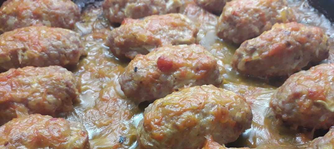 Ленивые голубцы в духовке в томатно сметанном соусе