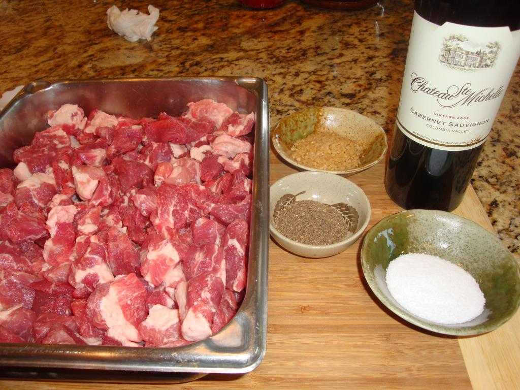 Как приготовить свинину в красном вине в духовке: поиск по ингредиентам, советы, отзывы, пошаговые фото, подсчет калорий, изменение порций, похожие рецепты