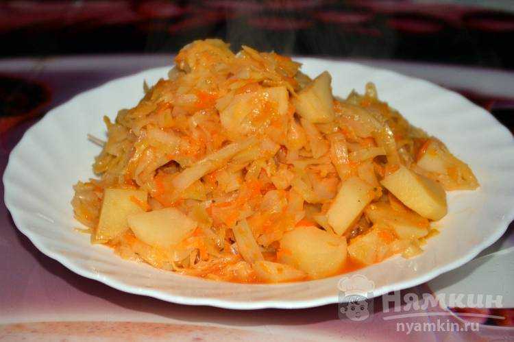 Картошка с луком и капустой томленая под фольгой в духовке рецепт с фото пошагово - 1000.menu