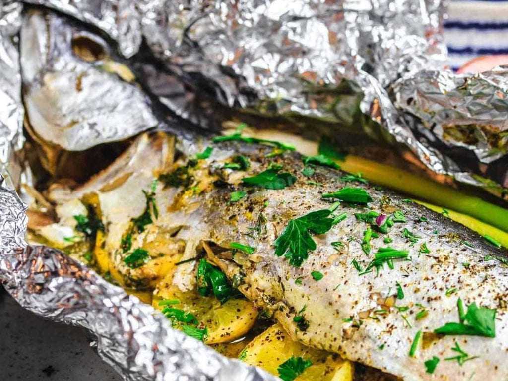 Рыба с овощами в духовке: вкусно, быстро, полезно. 3 фото рецепта