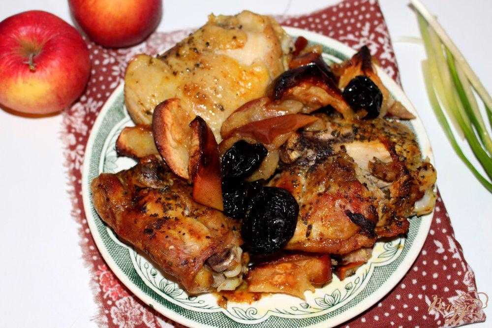 Утка с яблоками и черносливом, запечённая в духовке, рецепты сочного и вкусного блюда