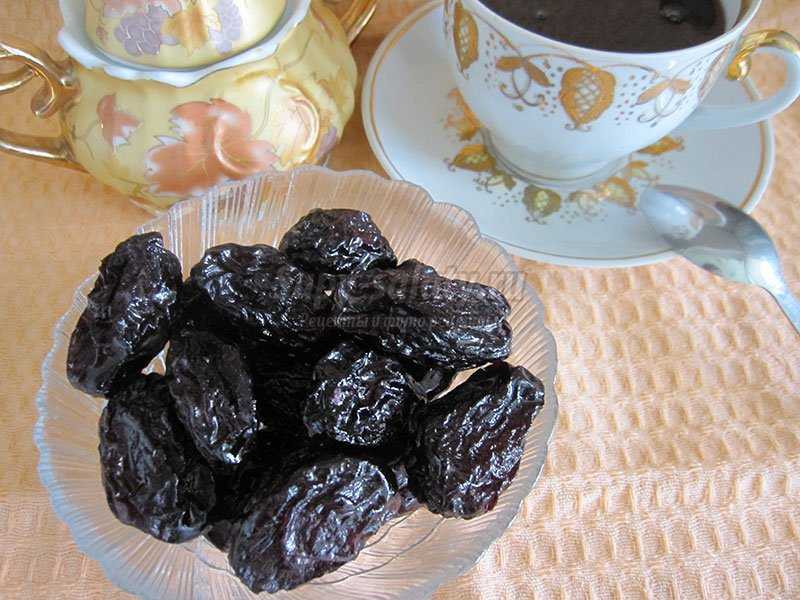 Как приготовить чернослив фаршированный грецкими орехами, сметаной и сыром: поиск по ингредиентам, советы, отзывы, пошаговые фото, подсчет калорий, изменение порций, похожие рецепты
