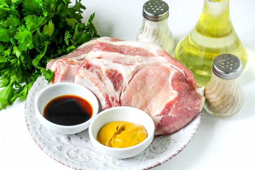 Корейка свиная - рецепты в духовке запеченной в фольге, рукаве или форме