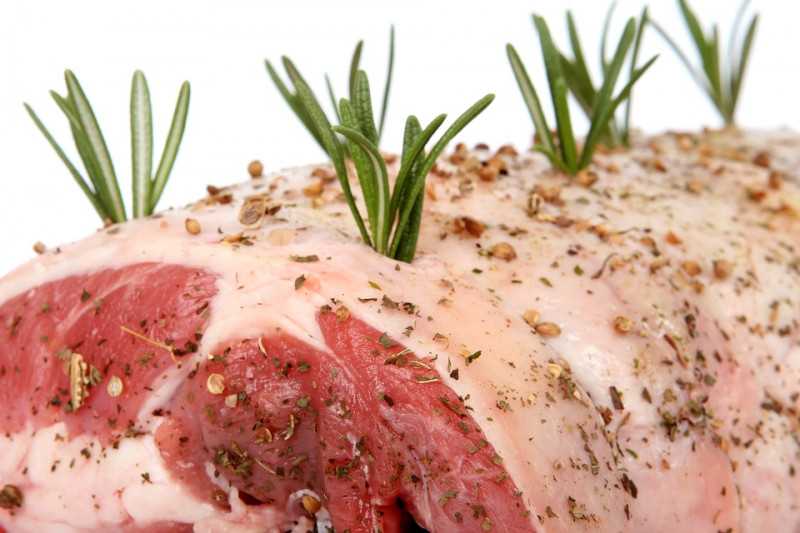 Мясо с розмарином запеченное в духовке рецепт с фото - 1000.menu